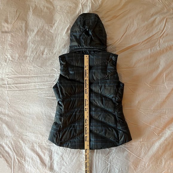 PATAGONIA Size Medium Women's 600 Down With It Full-Zip Tartan Plaid Hooded Vest - Picture 8 of 13